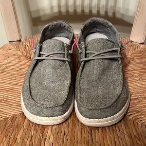 Hey Dude womens size 10